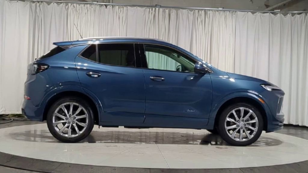 Used 2024 Buick Encore GX Avenir w/ Avenir Convenience Package image 9