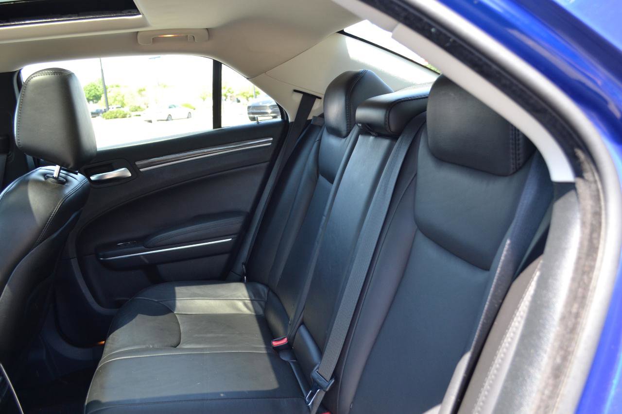 Used 2018 Chrysler 300 Touring L AWD/4WD image 47