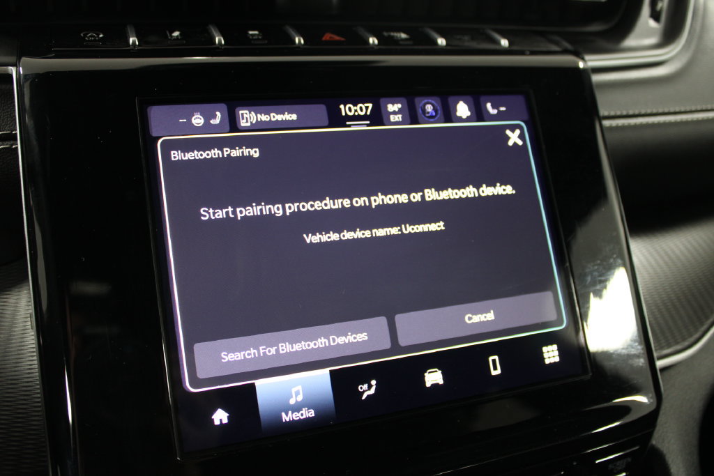 Used 2025 Jeep Grand Cherokee Altitude AWD/4WD image 51