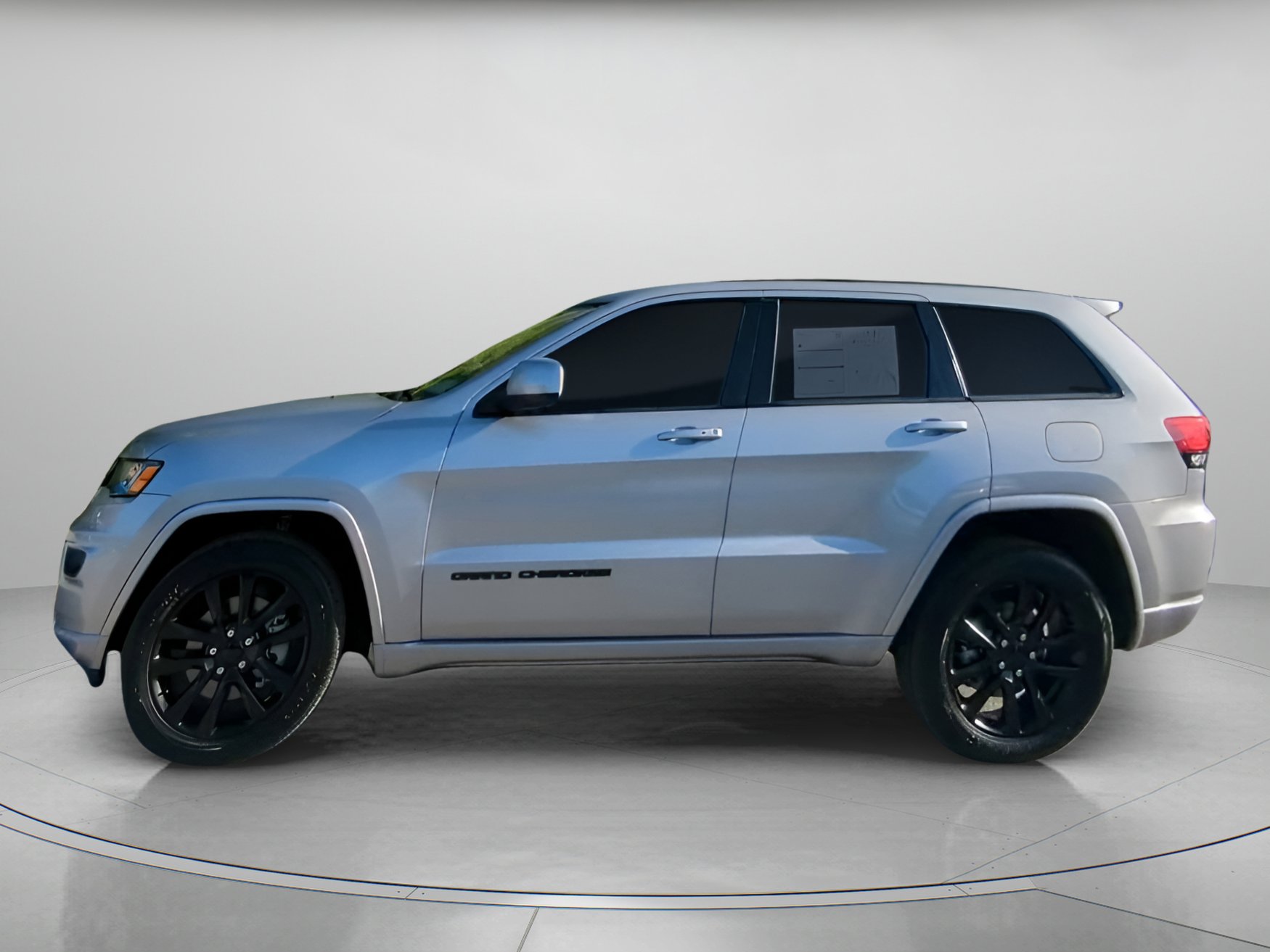 Used 2021 Jeep Grand Cherokee Laredo X image 15