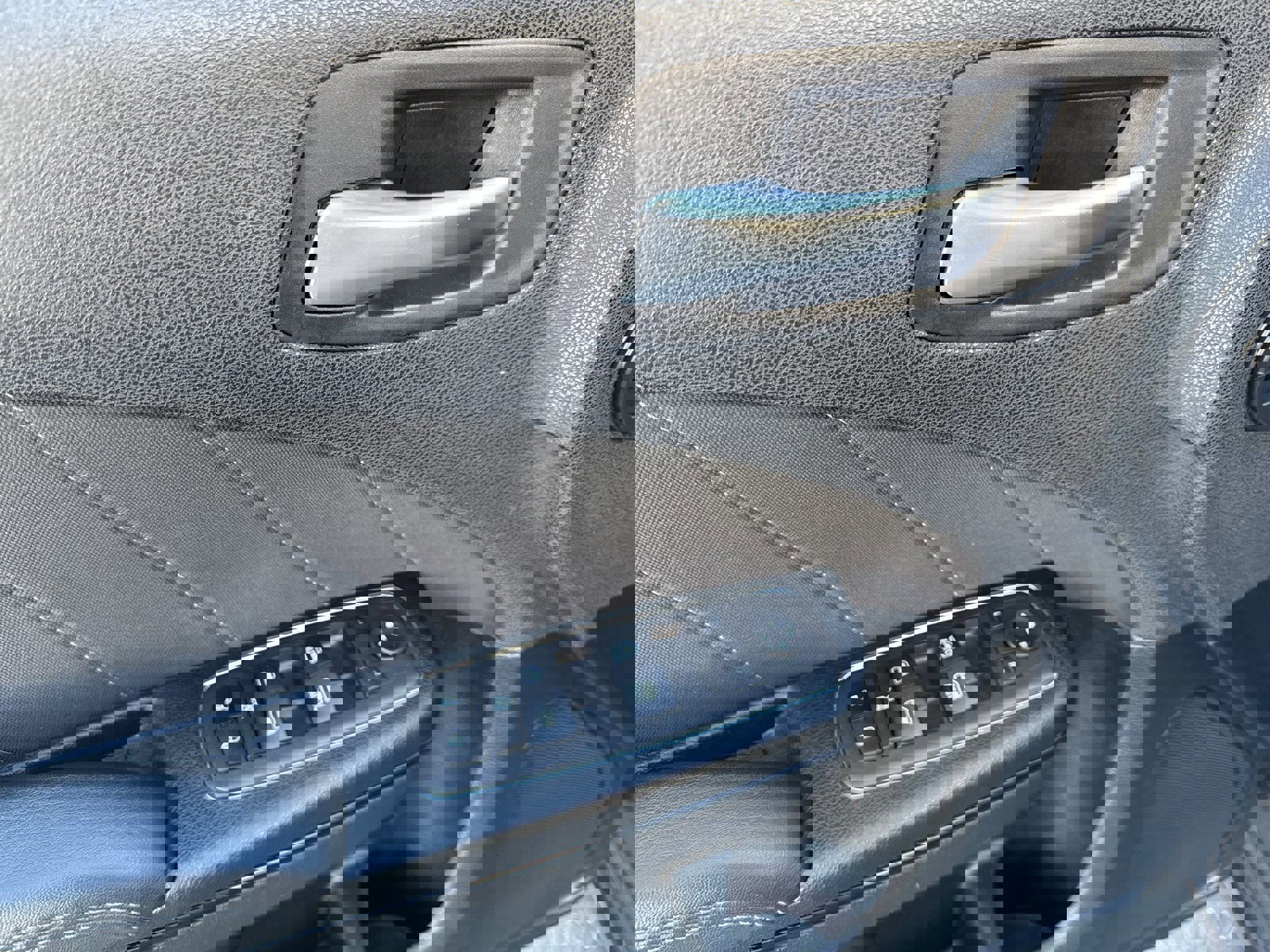 Used 2023 Dodge Charger SXT w/ Blacktop Package image 25