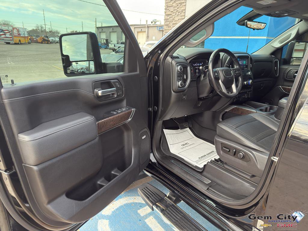 Used 2020 GMC Sierra 2500 Denali w/ Denali Ultimate Package image 13
