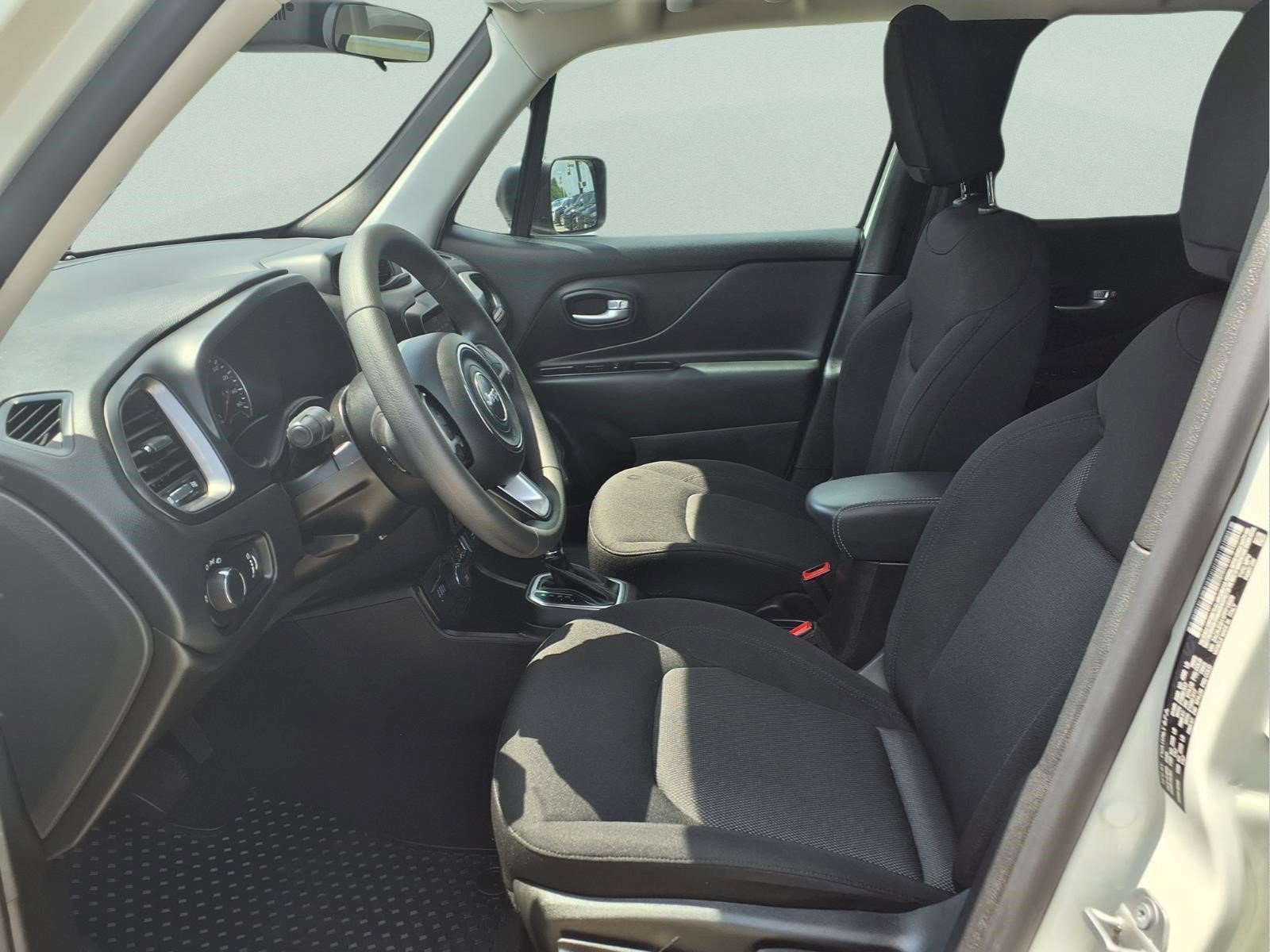 Used 2023 Jeep Renegade Latitude AWD/4WD image 12