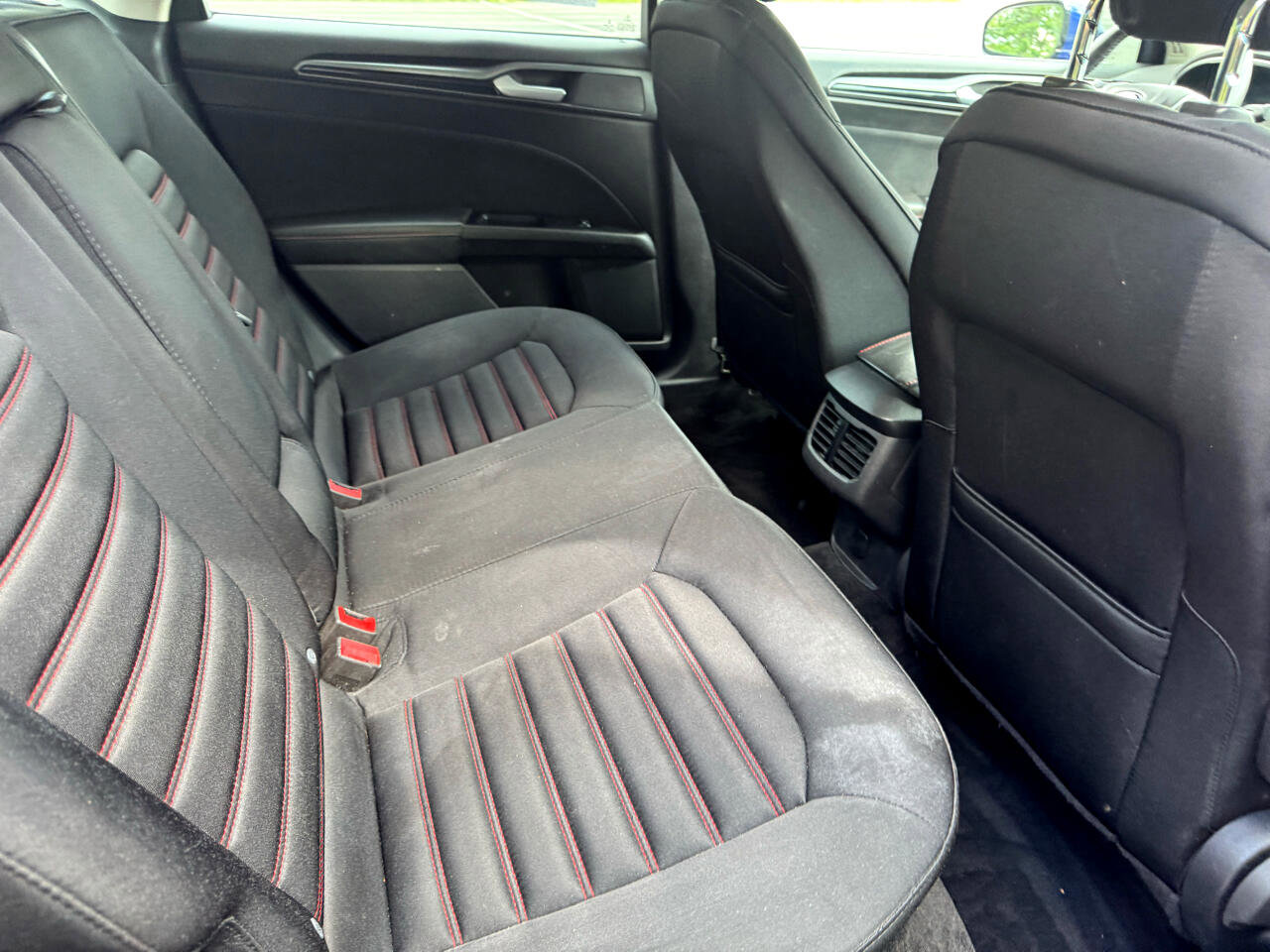 Used 2014 Ford Fusion SE w/ Equipment Group 201A image 32