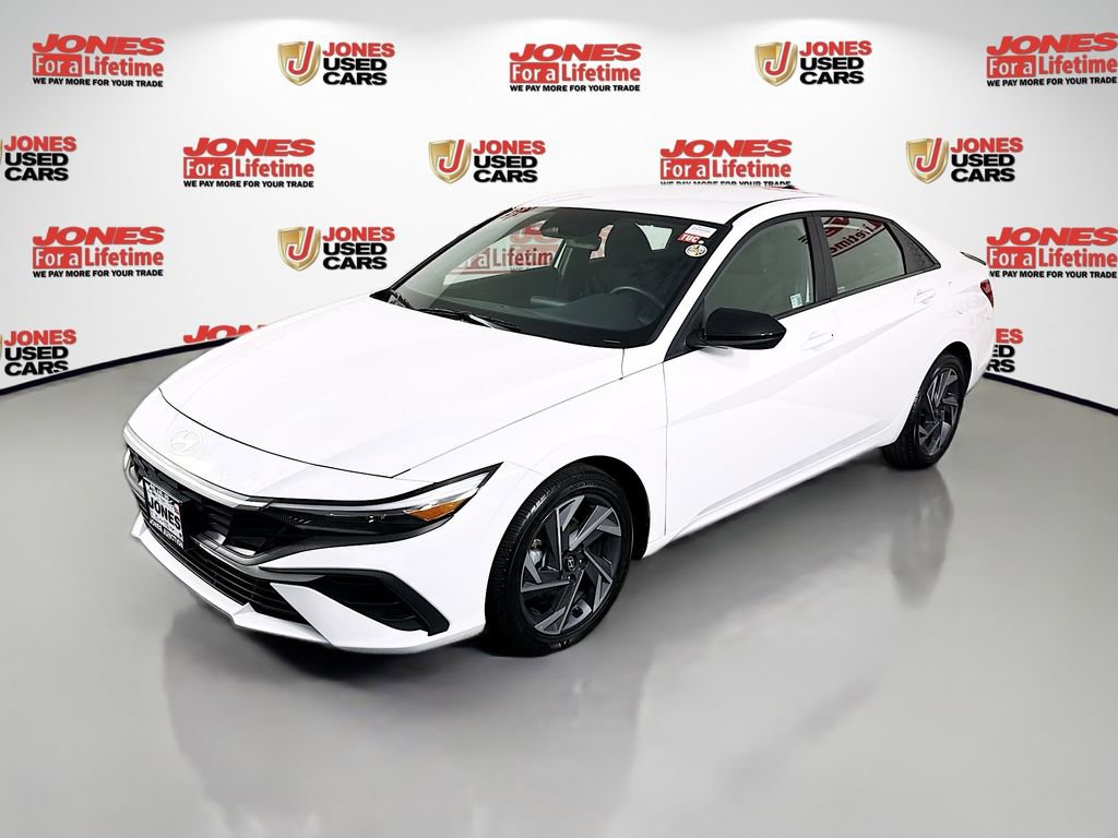 Certified 2025 Hyundai Elantra Sport FWD image 11