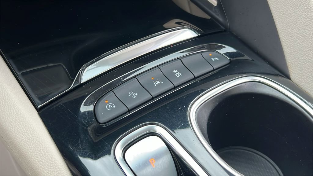 Used 2022 Buick Envision Essence w/ Safety Package image 31