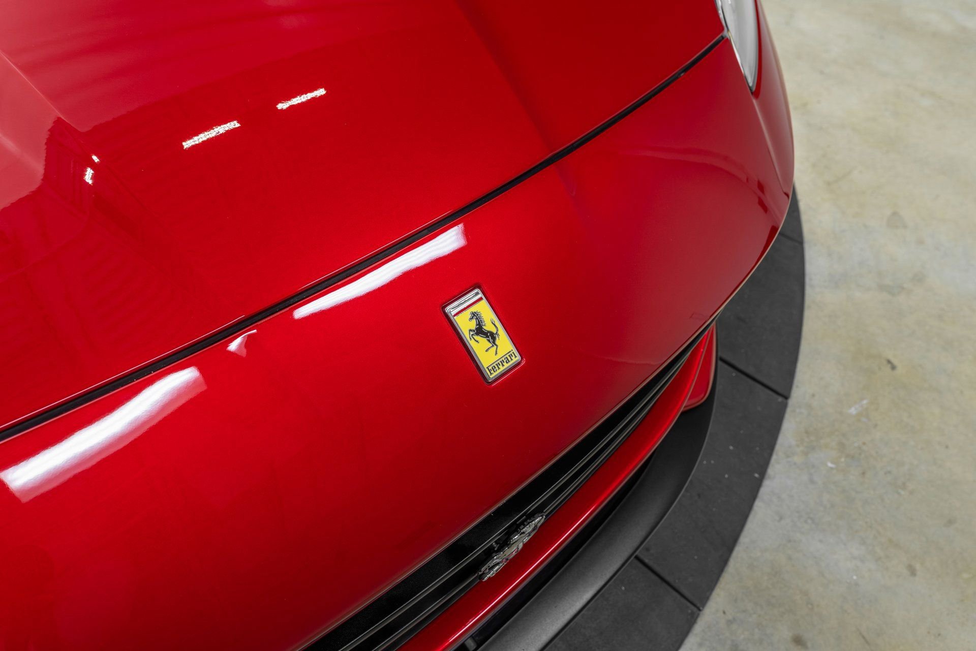 Certified 2020 Ferrari Portofino RWD image 98