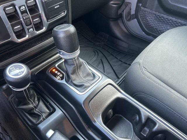 Used 2023 Jeep Gladiator Overland image 21