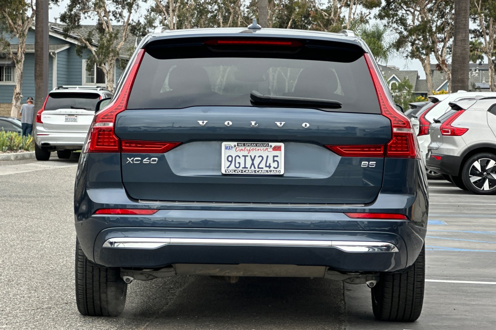 Used 2023 Volvo XC60 B5 Plus w/ Climate Package FWD image 5
