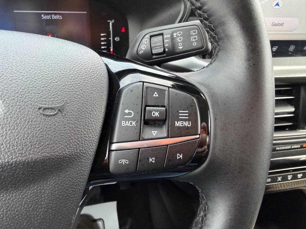 Used 2024 Ford Escape SE w/ Class II Trailer Tow Package FWD image 21