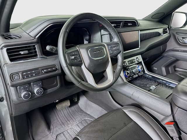 Used 2024 GMC Yukon XL Denali AWD/4WD image 10