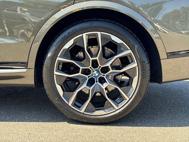 Used 2026 BMW X7 xDrive40i w/ M Sport Package AWD/4WD image 14