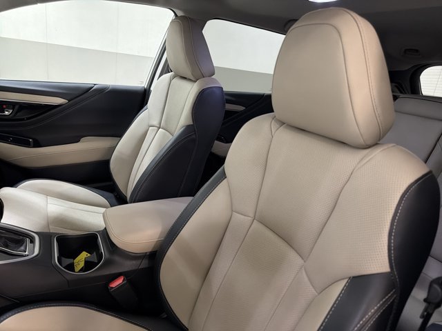 Used 2025 Subaru Outback Limited AWD/4WD image 14