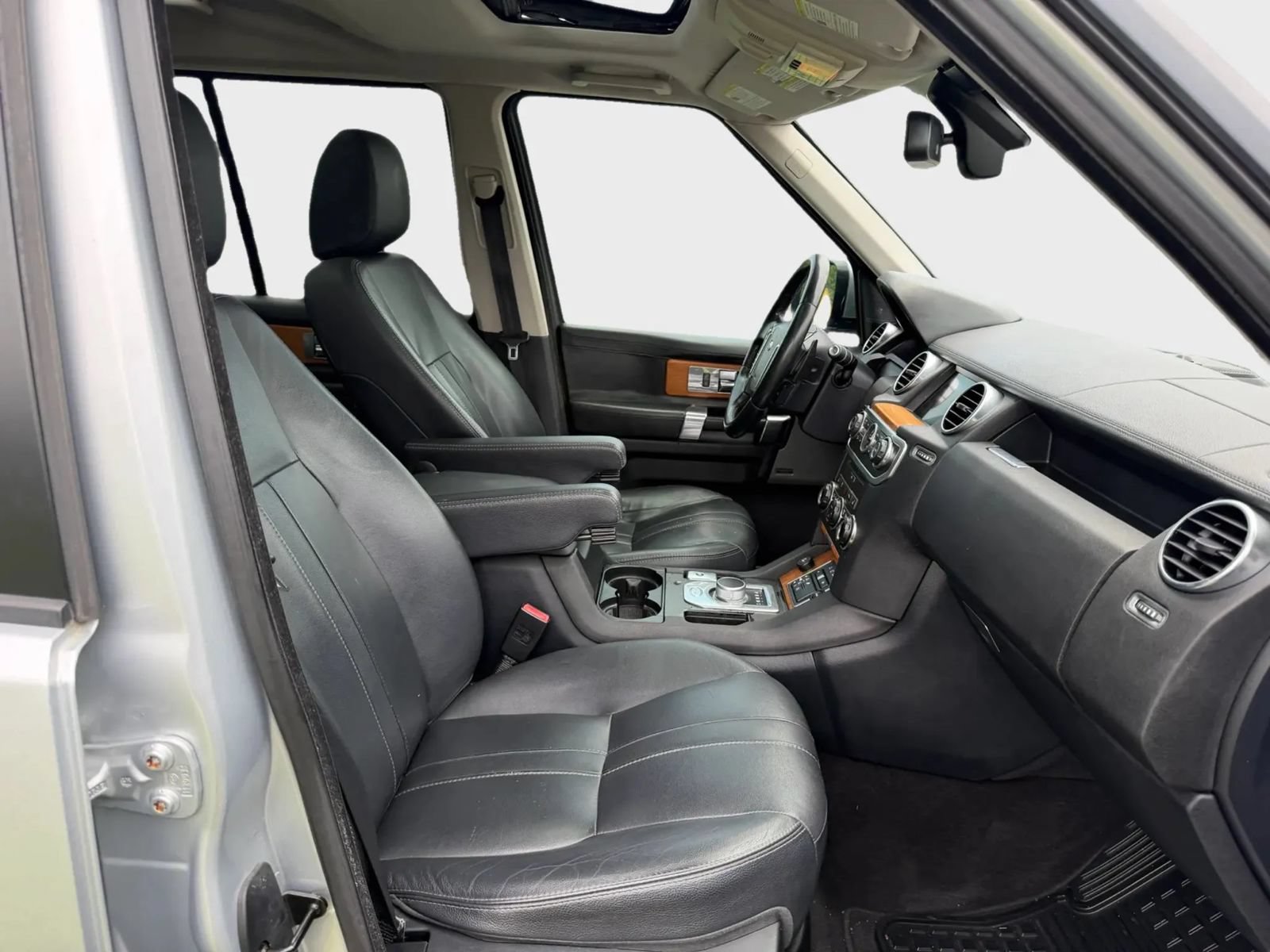 Used 2015 Land Rover LR4 HSE AWD/4WD image 31