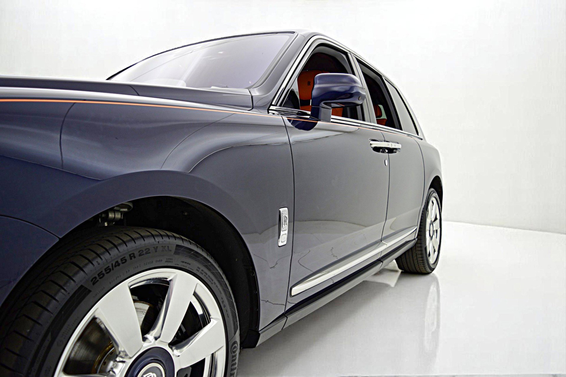 Used 2025 Rolls-Royce Cullinan image 8