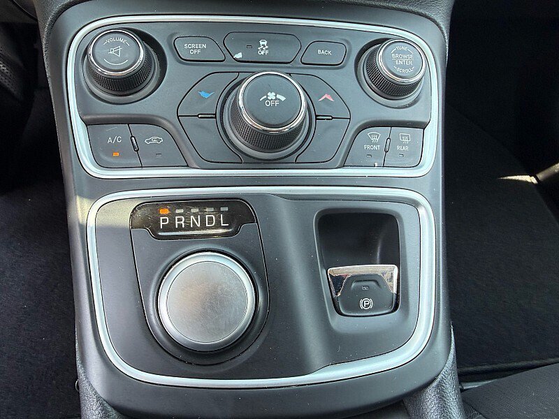 Used 2016 Chrysler 200 Limited FWD image 21