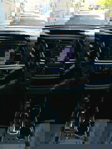 Used 2015 Toyota Highlander Limited image 40