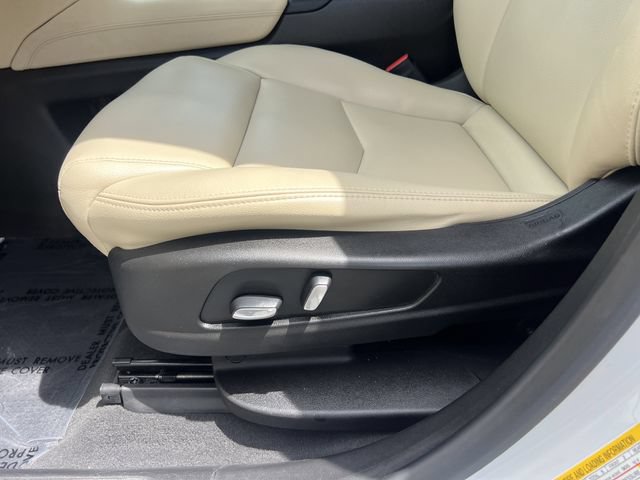 Used 2019 Cadillac XT5 FWD image 16
