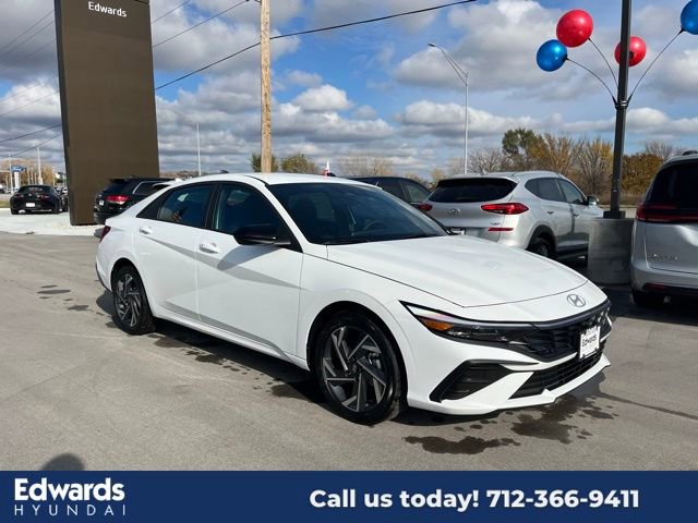 New 2025 Hyundai Elantra Sport image 3