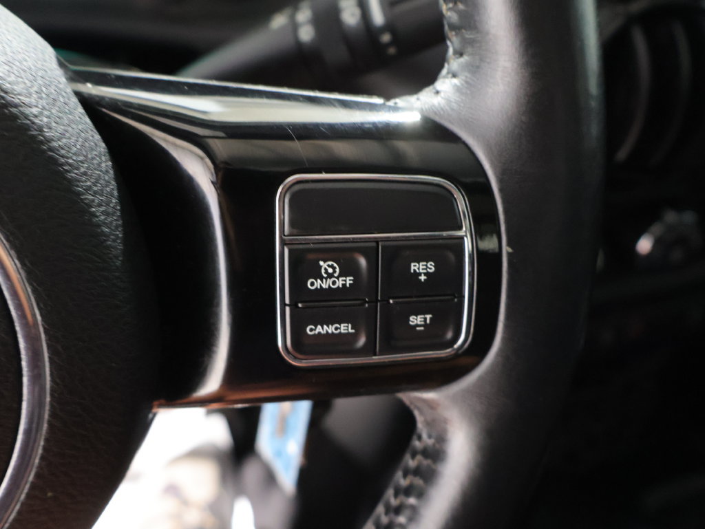 Used 2015 Jeep Wrangler Unlimited Sahara AWD/4WD image 32