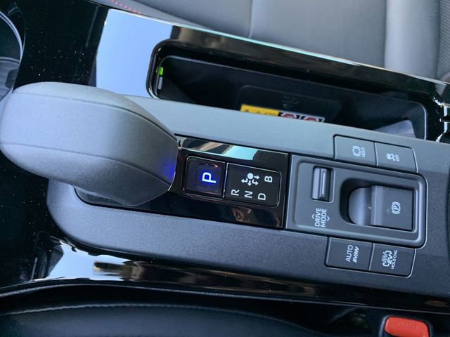 New 2025 Toyota Prius Plug-In Hybrid FWD image 25