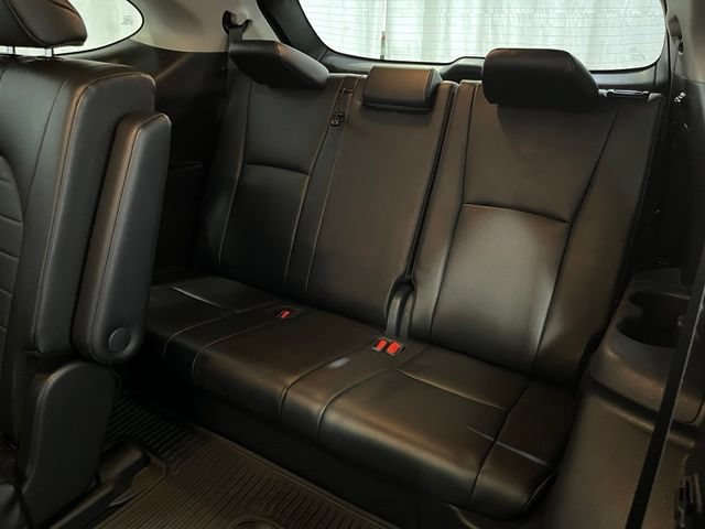 Certified 2024 Toyota Highlander XLE AWD/4WD image 12