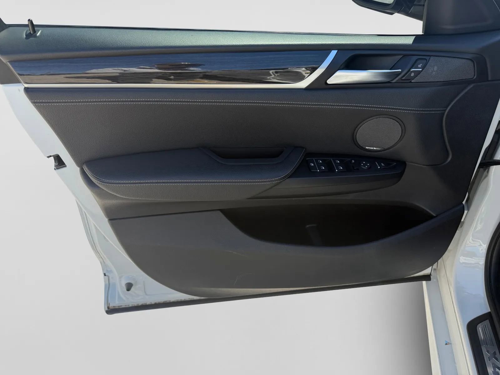 Used 2018 BMW X4 M40i image 14