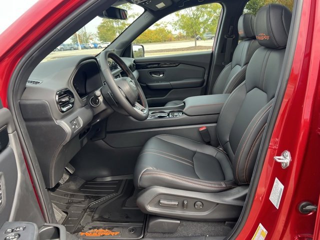New 2025 Honda Pilot TrailSport image 25