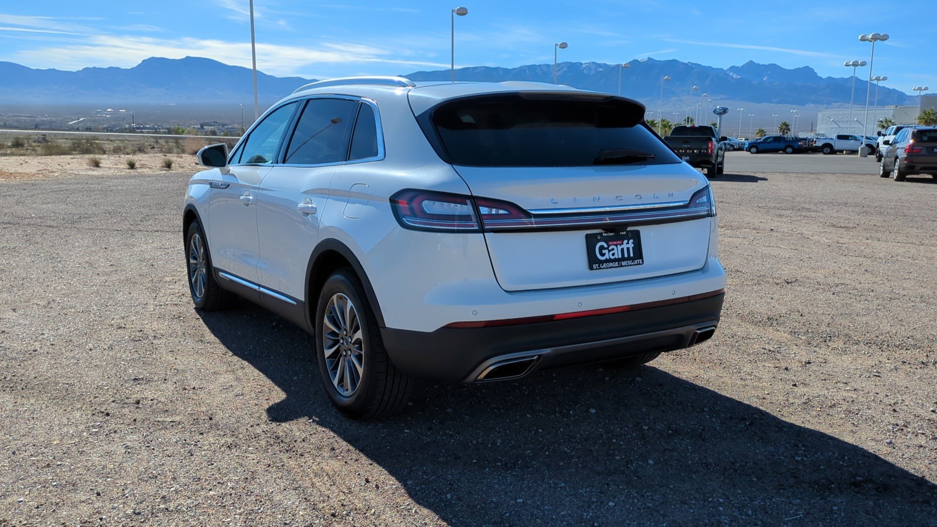 Used 2023 Lincoln Nautilus Reserve image 5