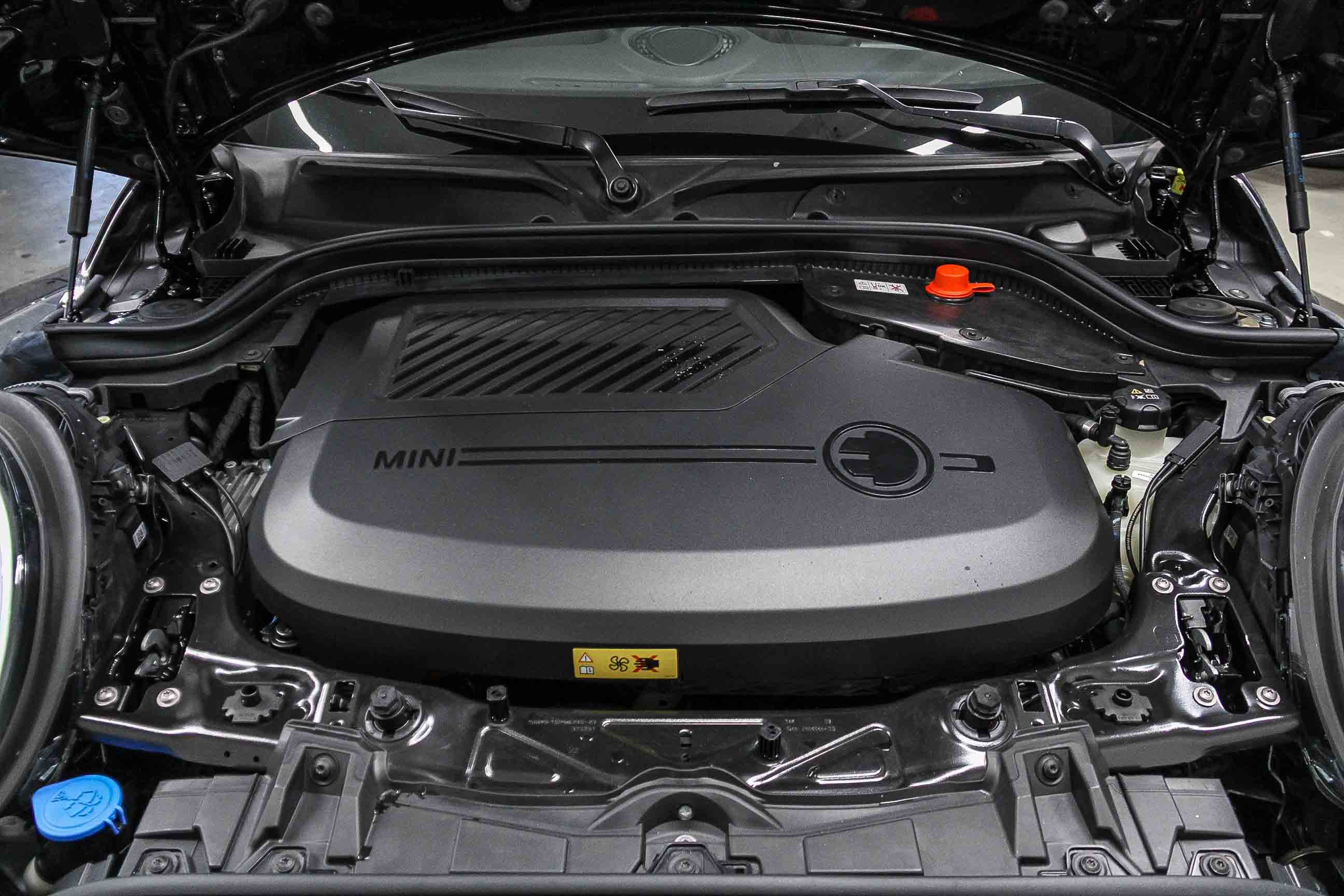 Certified 2024 MINI Cooper SE image 27