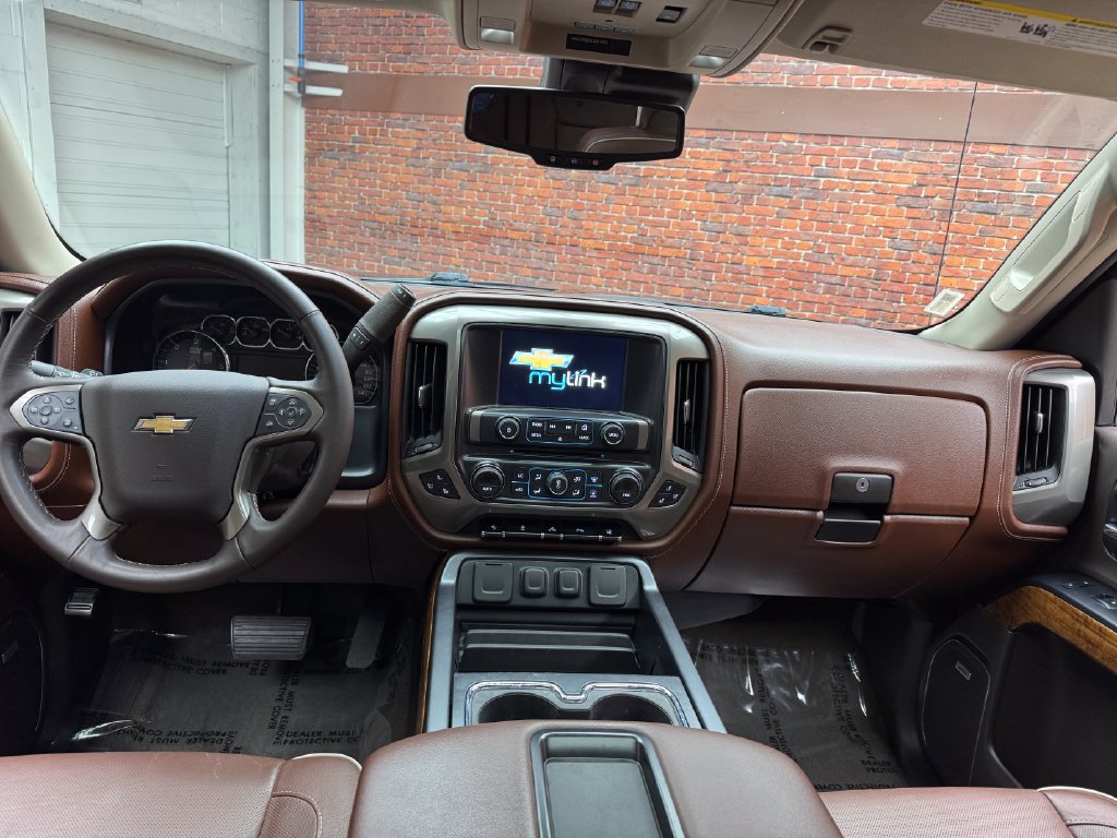 Used 2015 Chevrolet Silverado 1500 High Country w/ High Country Premium Package AWD/4WD image 11