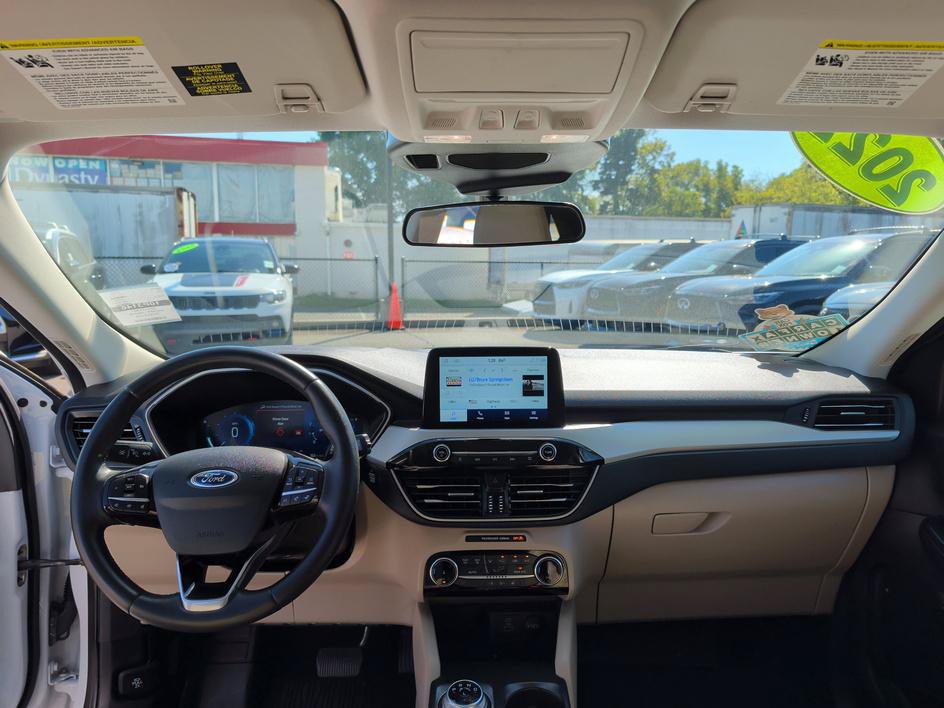Used 2022 Ford Escape SEL w/ Technology Package FWD image 11