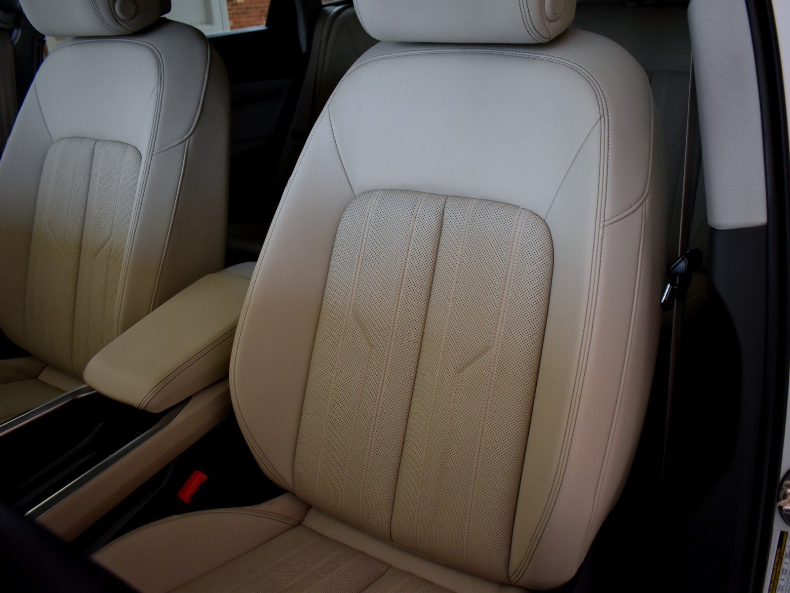 Used 2019 Audi e-tron Premium Plus AWD/4WD image 28