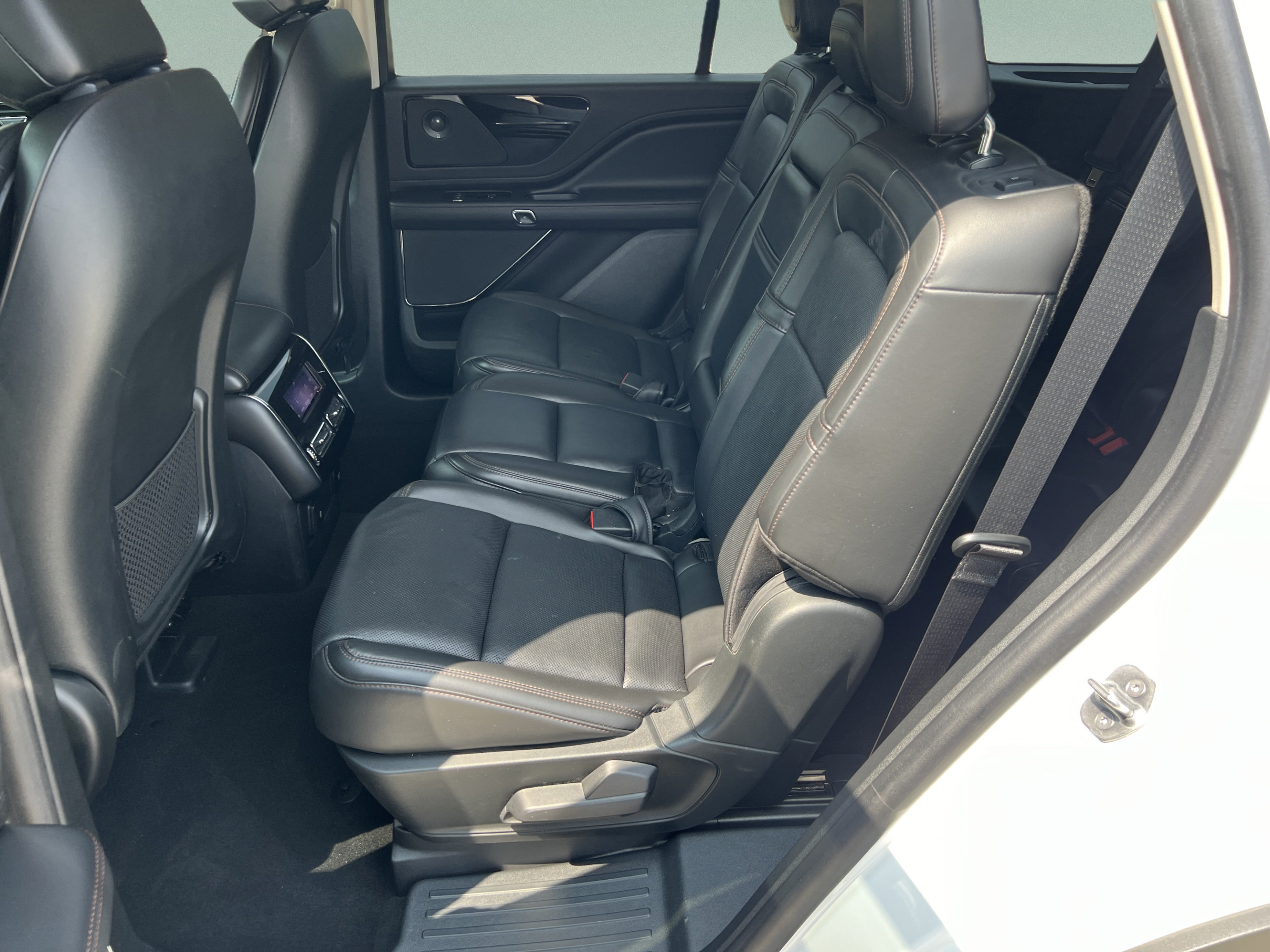 Certified 2024 Lincoln Aviator Reserve w/ Equipment Group 201A RWD image 27