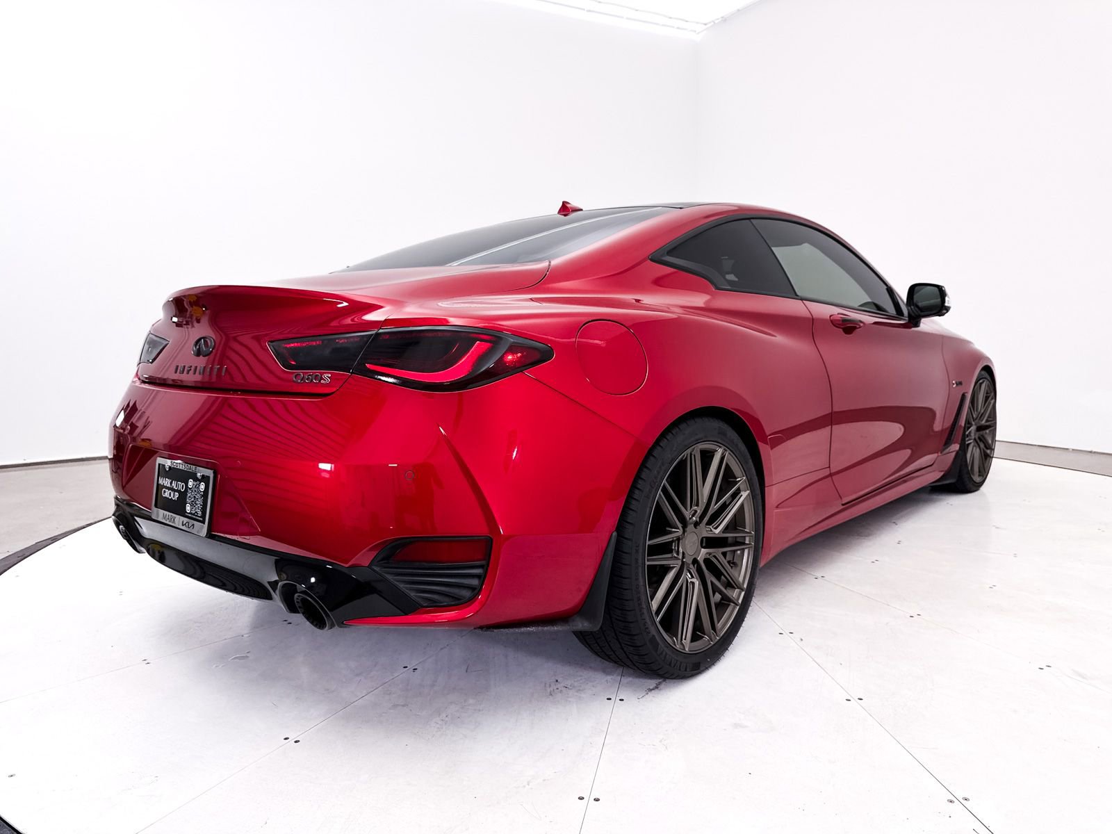 Used 2017 INFINITI Q60 Red Sport 400 RWD image 20