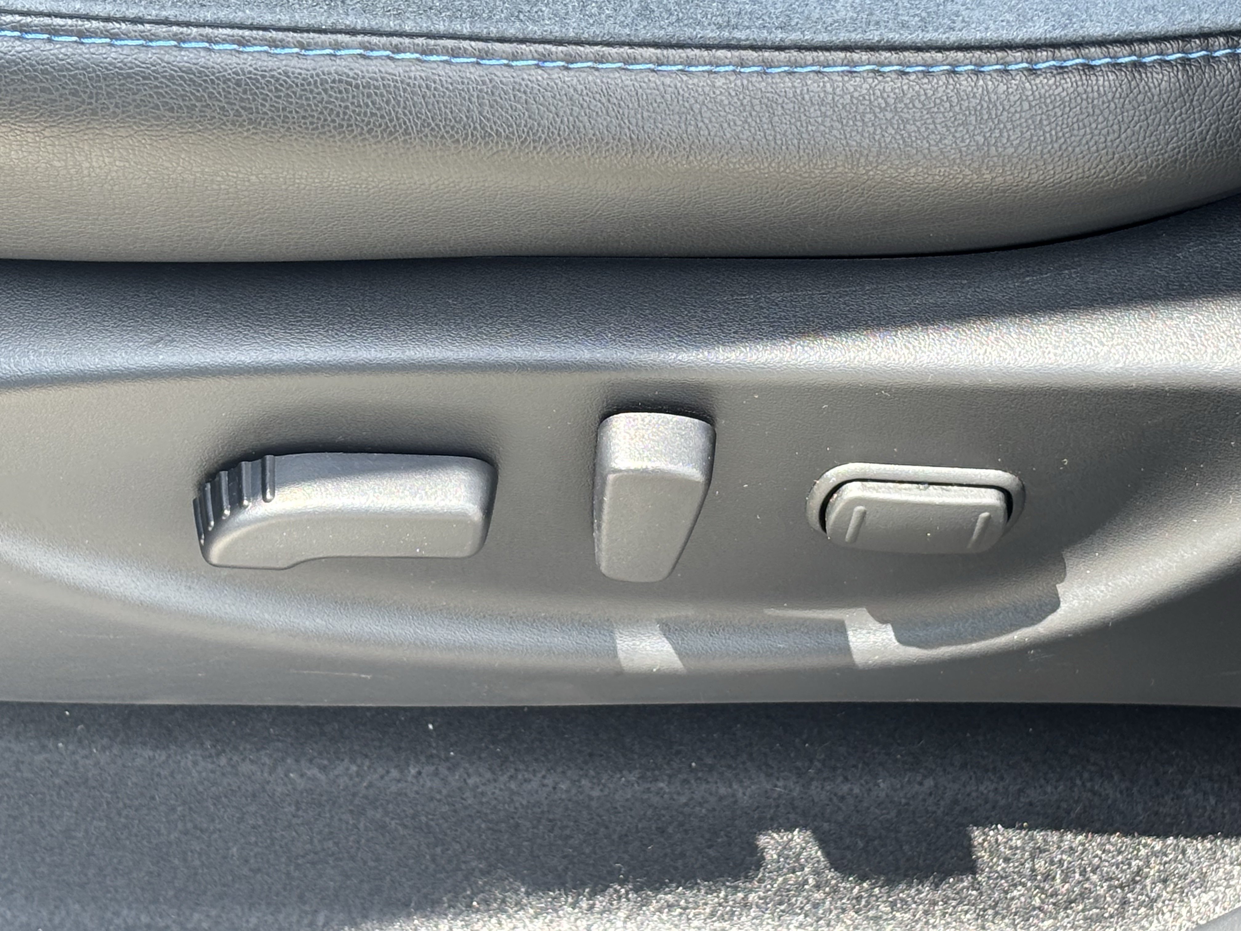 Used 2019 Nissan Leaf SL Plus FWD image 16