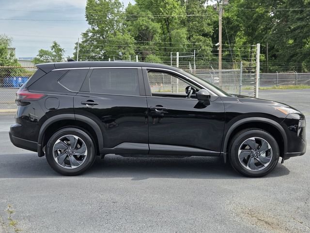 Used 2026 Nissan Rogue SV w/ Cold Weather Package FWD image 6