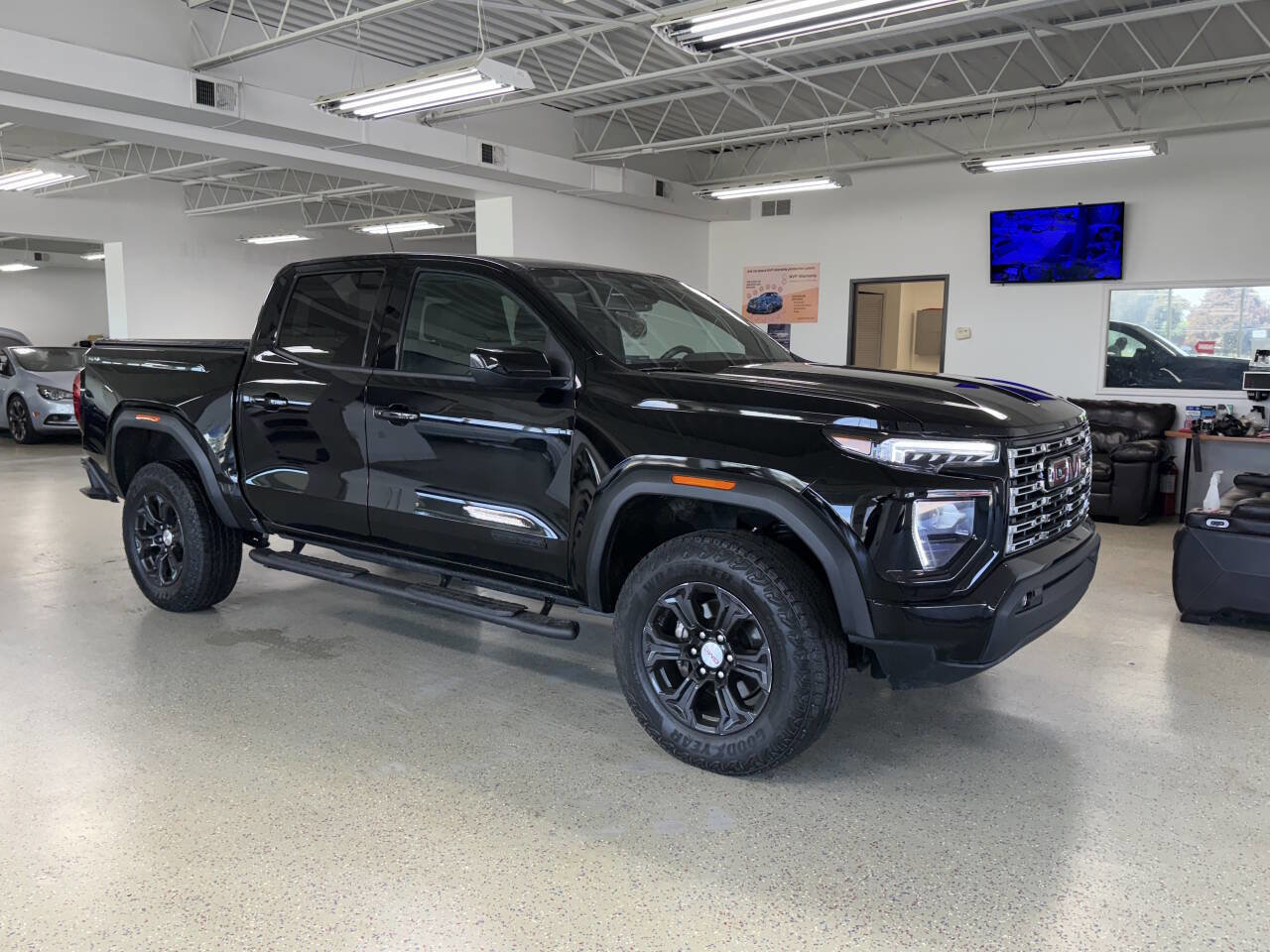 Used 2023 GMC Canyon Elevation w/ Convenience Package AWD/4WD image 1