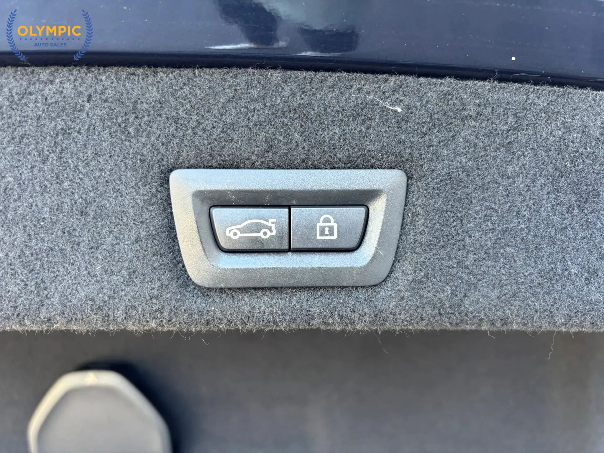 Used 2016 BMW 740i w/ Executive Package 2 image 42