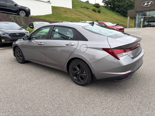 Used 2023 Hyundai Elantra SEL FWD image 3