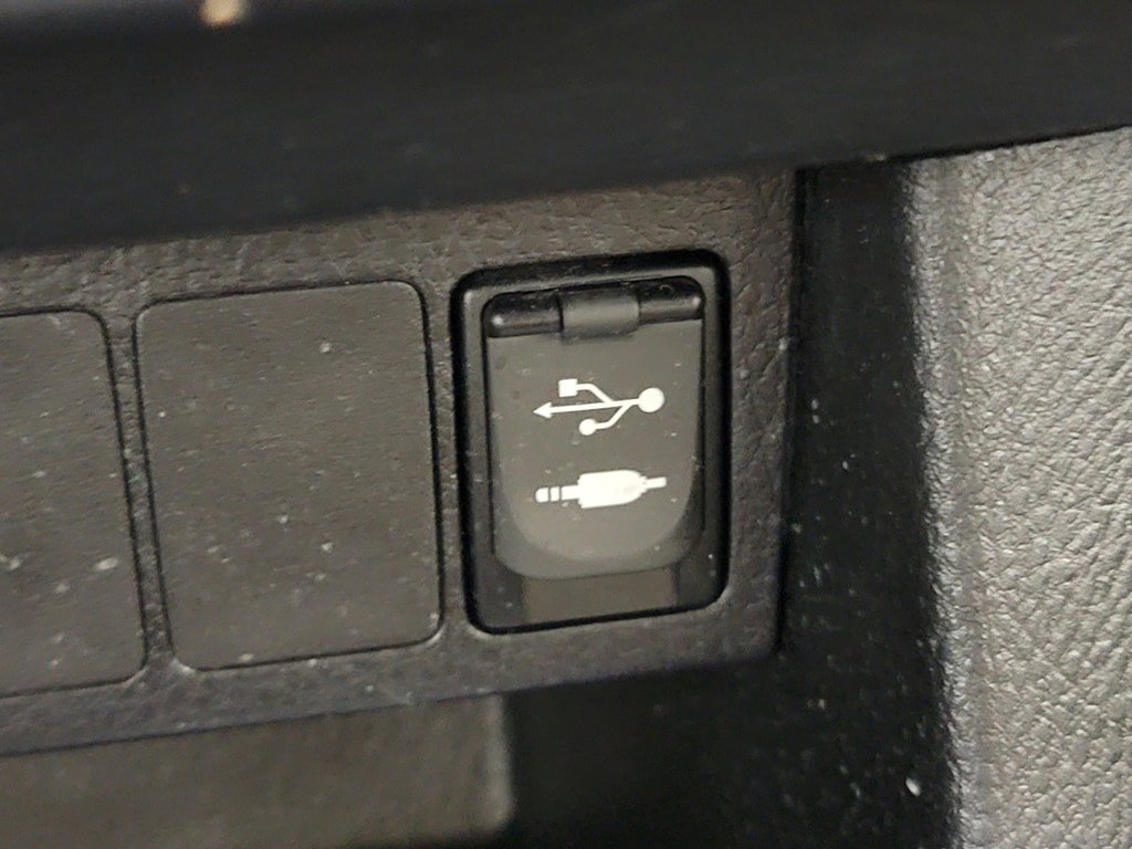 Used 2015 Toyota Corolla LE FWD image 23