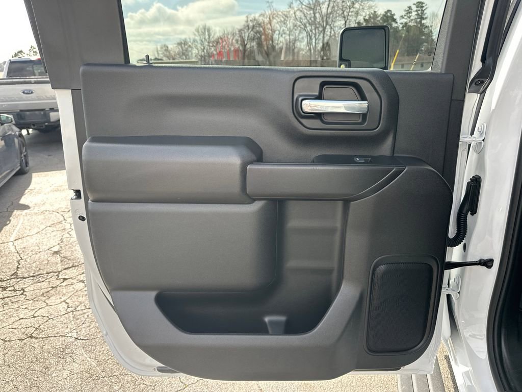 Used 2025 Chevrolet Silverado 2500 Custom w/ Custom Value Package image 22