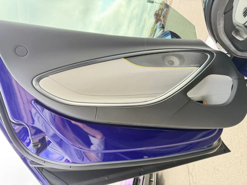 Used 2023 McLaren Artura RWD image 11