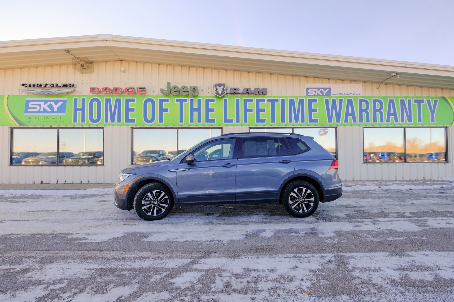 Used 2024 Volkswagen Tiguan S image 3