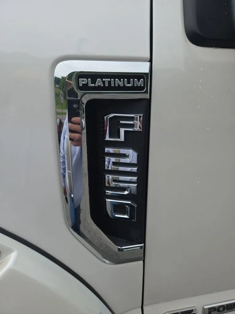 Used 2017 Ford F250 Platinum w/ Platinum Ultimate Package AWD/4WD image 14