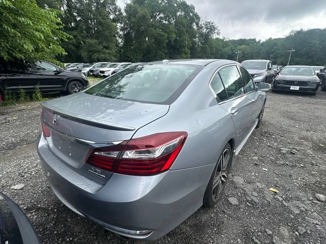 Used 2017 Honda Accord Touring image 4