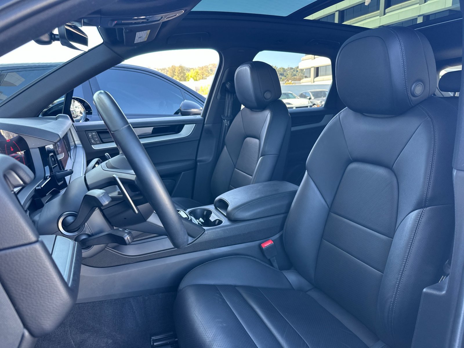 Certified 2024 Porsche Cayenne AWD/4WD image 6