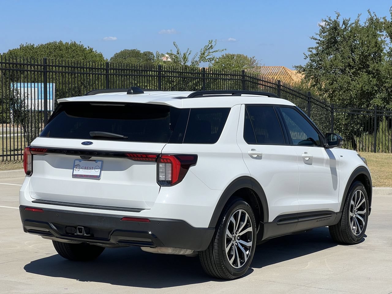 Used 2025 Ford Explorer ST-Line w/ Premium Package RWD image 4
