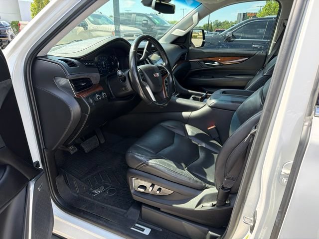 Used 2019 Cadillac Escalade Luxury AWD/4WD image 5