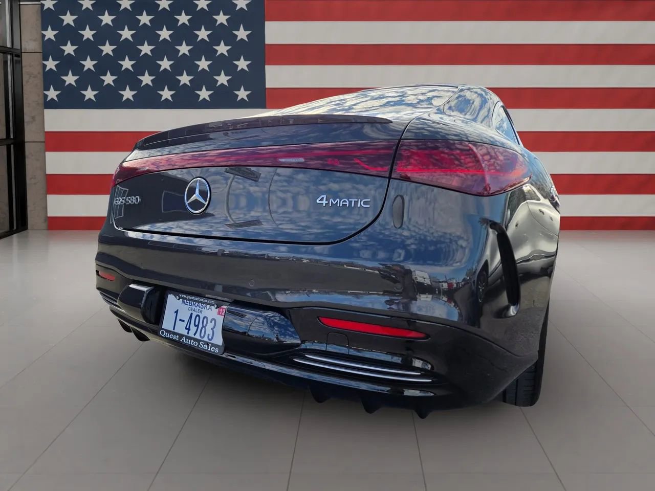 Used 2023 Mercedes-Benz EQS 580 4MATIC Sedan w/ Exclusive Trim Package image 8